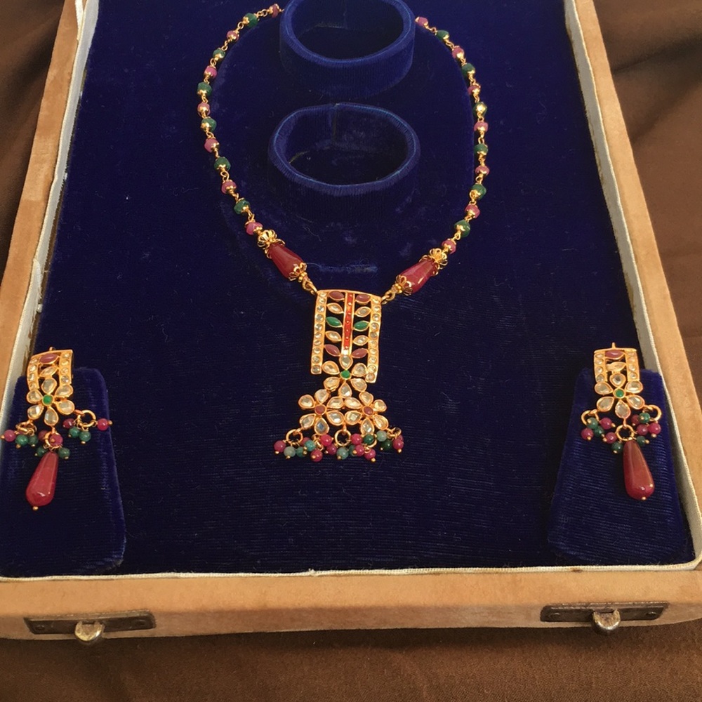 Jewelry - Picture 4 of 4